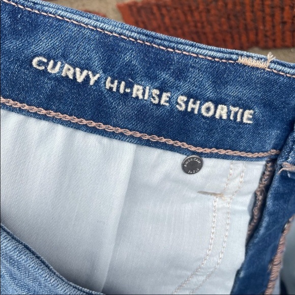 American Eagle Curvy Hi Rise Shortie Jean Shorts - Picture 6 of 7